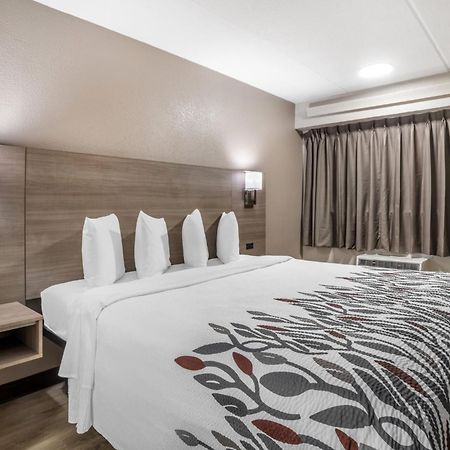 Red Roof Inn Грийнвил Екстериор снимка