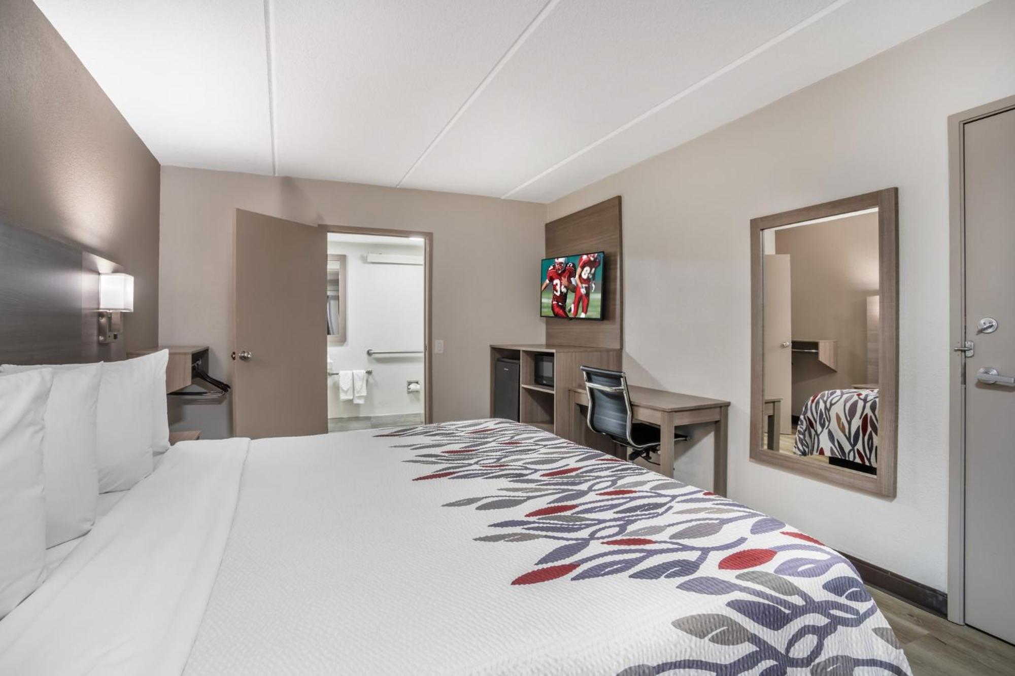 Red Roof Inn Грийнвил Екстериор снимка
