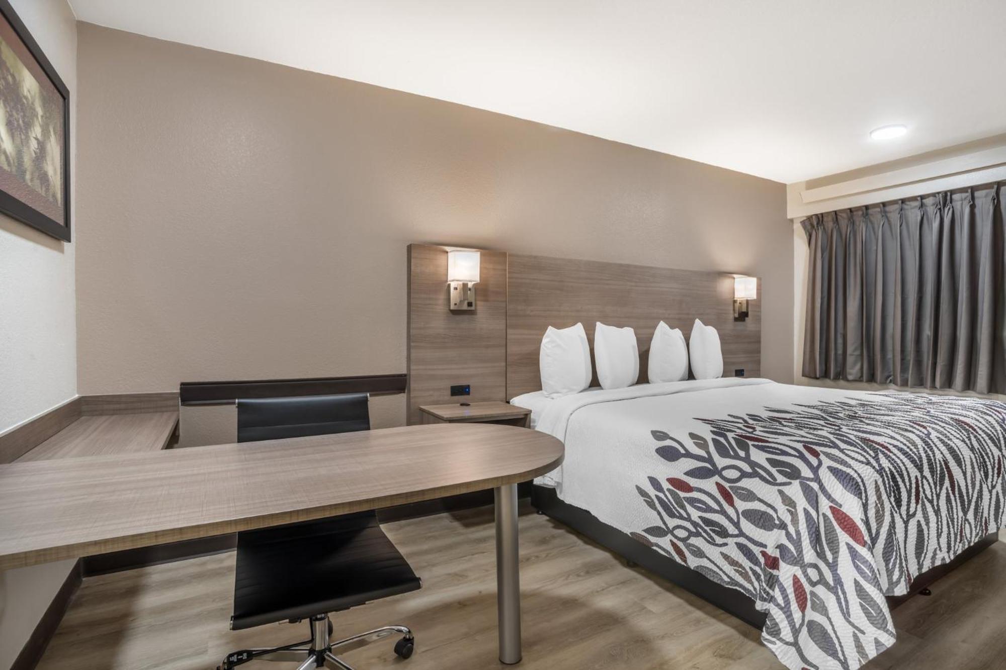 Red Roof Inn Грийнвил Екстериор снимка