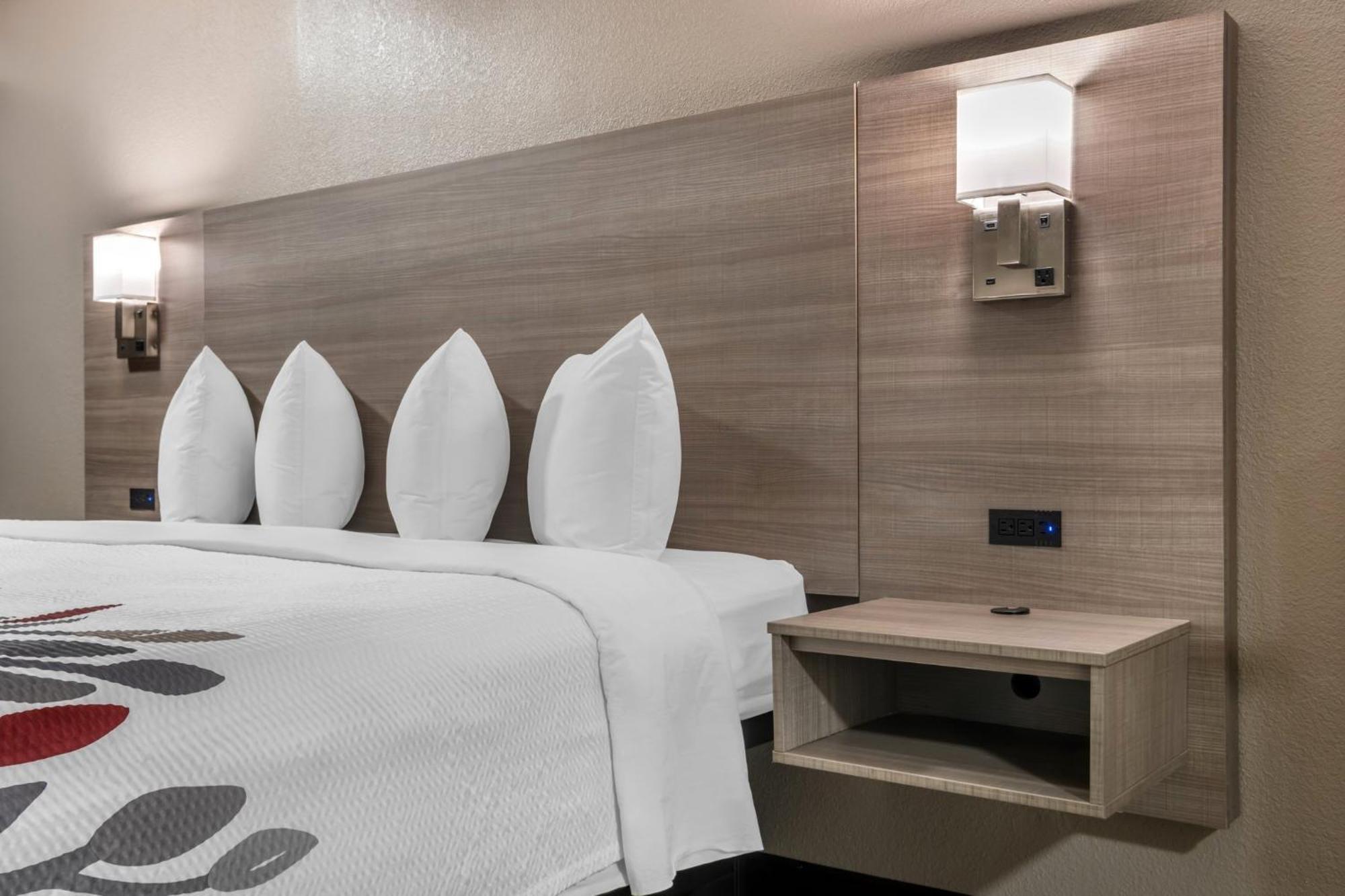 Red Roof Inn Грийнвил Екстериор снимка