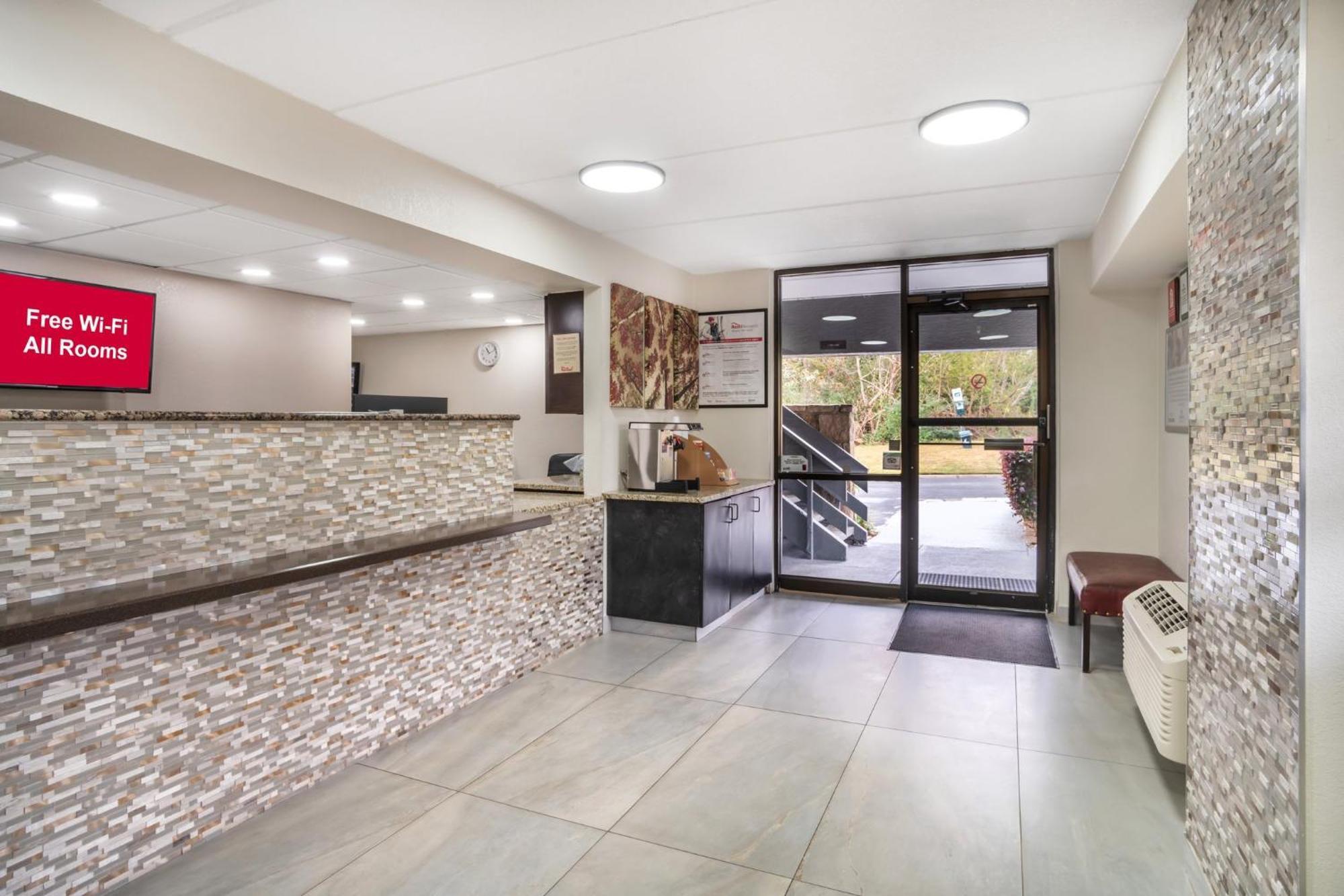 Red Roof Inn Грийнвил Екстериор снимка