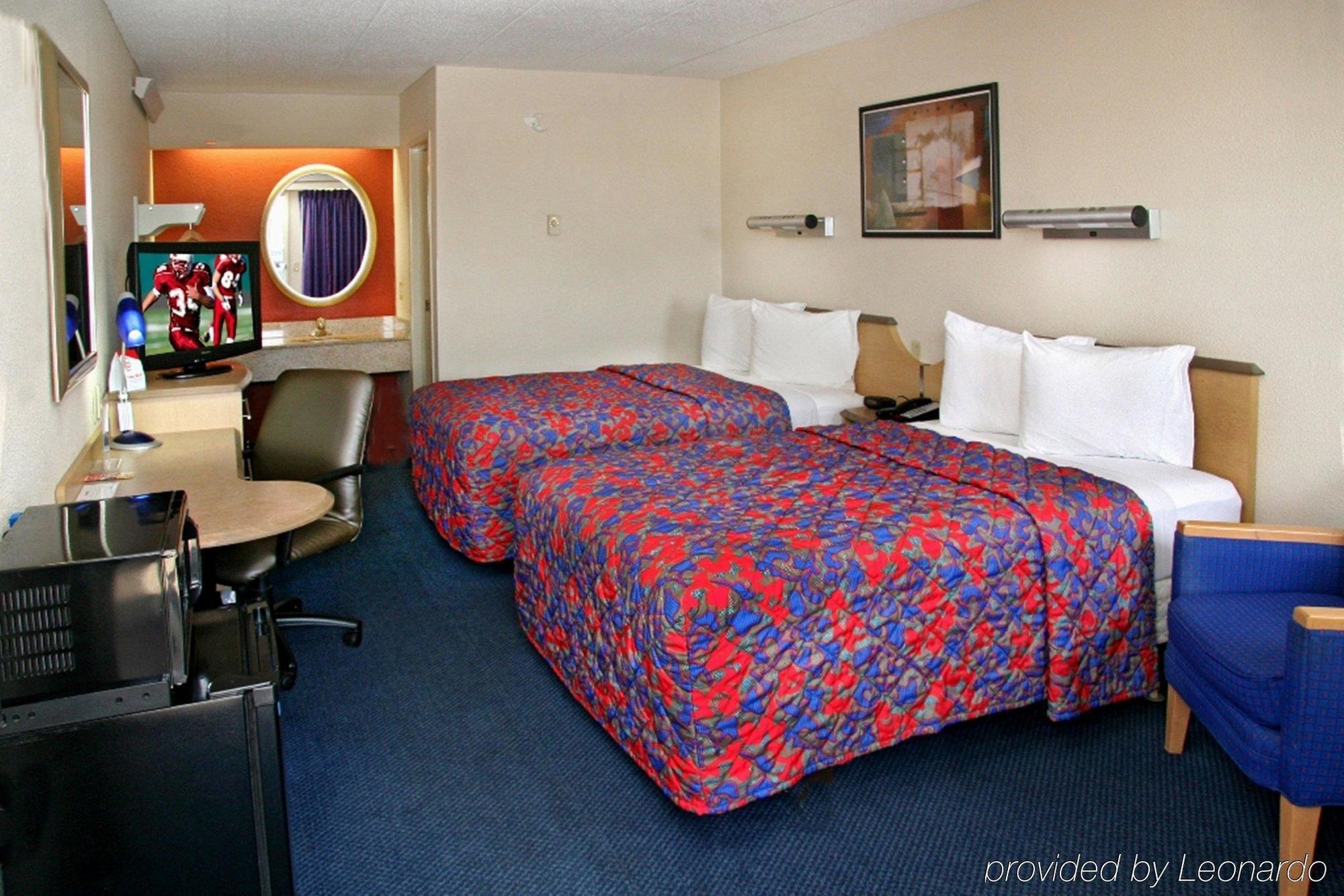 Red Roof Inn Грийнвил Екстериор снимка